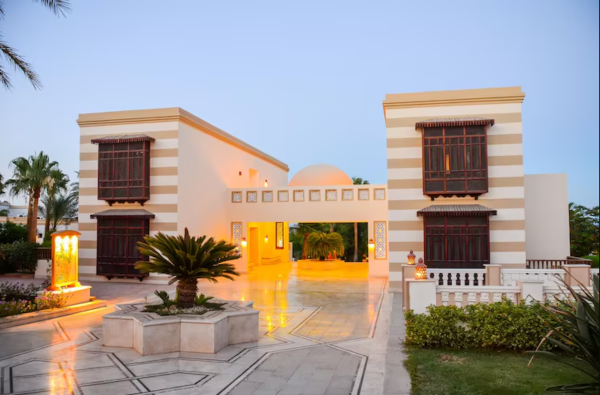 Modern Family Villa